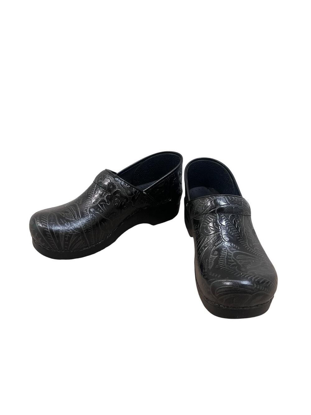 Dansko Shoes Womens Size 9.5 /40 Tooled Black Leather Clogs Slip On Comfort Work